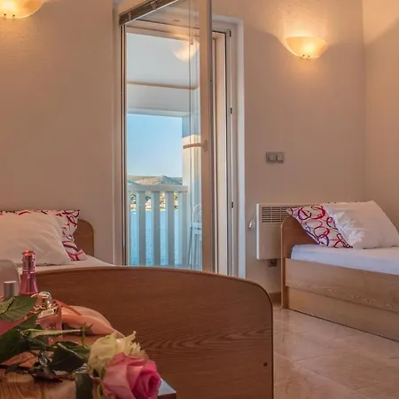 Сasa de vacaciones Seaside House For Families With Children - 22156 Rogoznica (Sibenik-Knin)