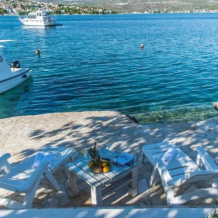 Seaside House For Families With Children - 22156 Rogoznica (Sibenik-Knin)