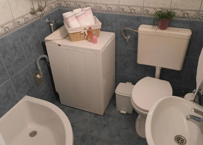 Feriehus Seaside House For Families With Children - 22156 Rogoznica (Sibenik-Knin)