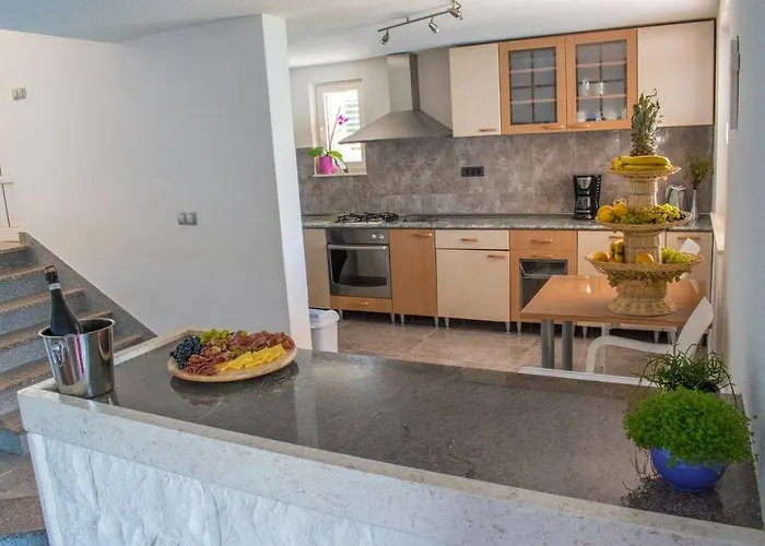 Seaside House For Families With Children - 22156 Rogoznica (Sibenik-Knin)