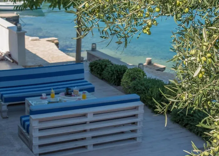 Feriehus Seaside House For Families With Children - 22156 Rogoznica (Sibenik-Knin)